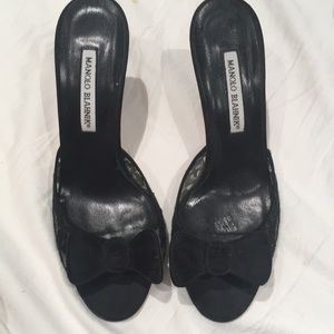 Manila Blahnik Tuxedo slide (pump)